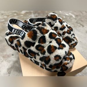 UGG WOMENS FLUFF YEAH SLIDE LEOPARD SIZE 7